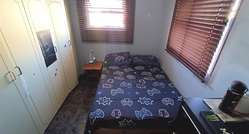 5 Bedroom Property for Sale in Bothasig Western Cape